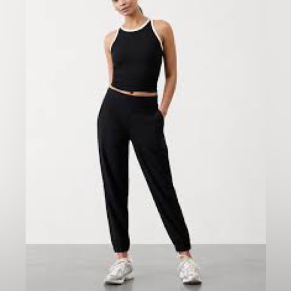 Athleta Women’s Brooklyn Mid Rise Black Jogger Pants, size 6